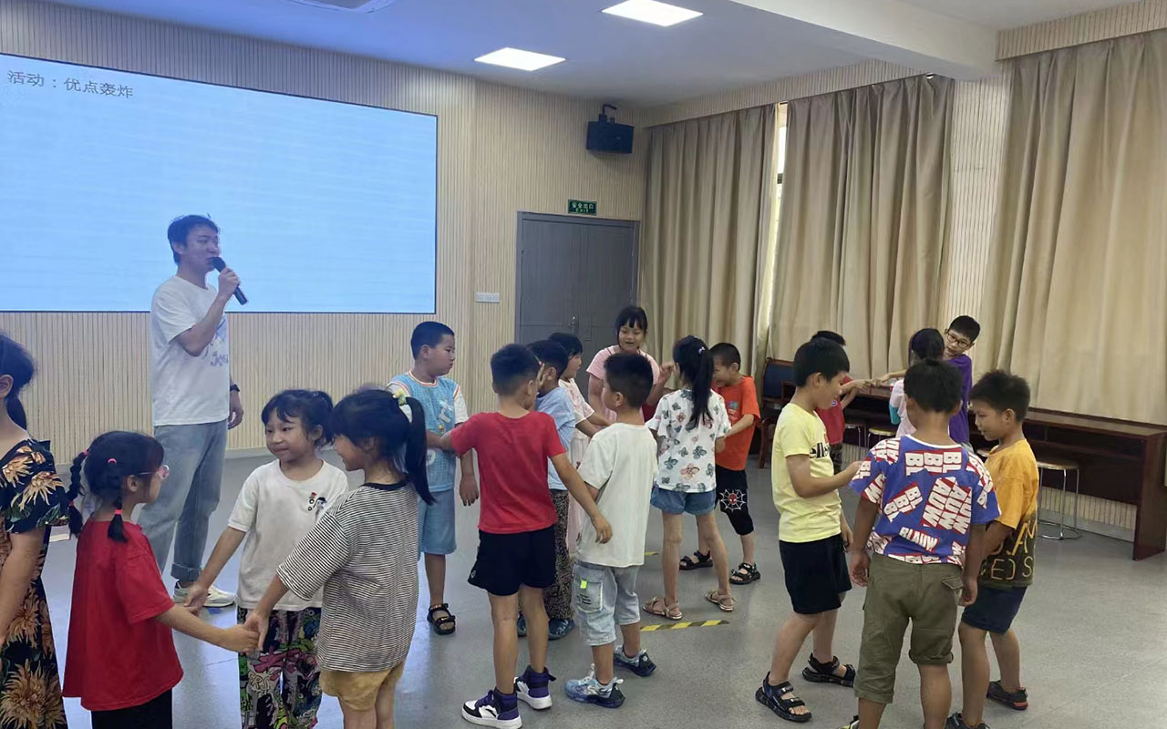 额尔古纳龙观乡中心学校