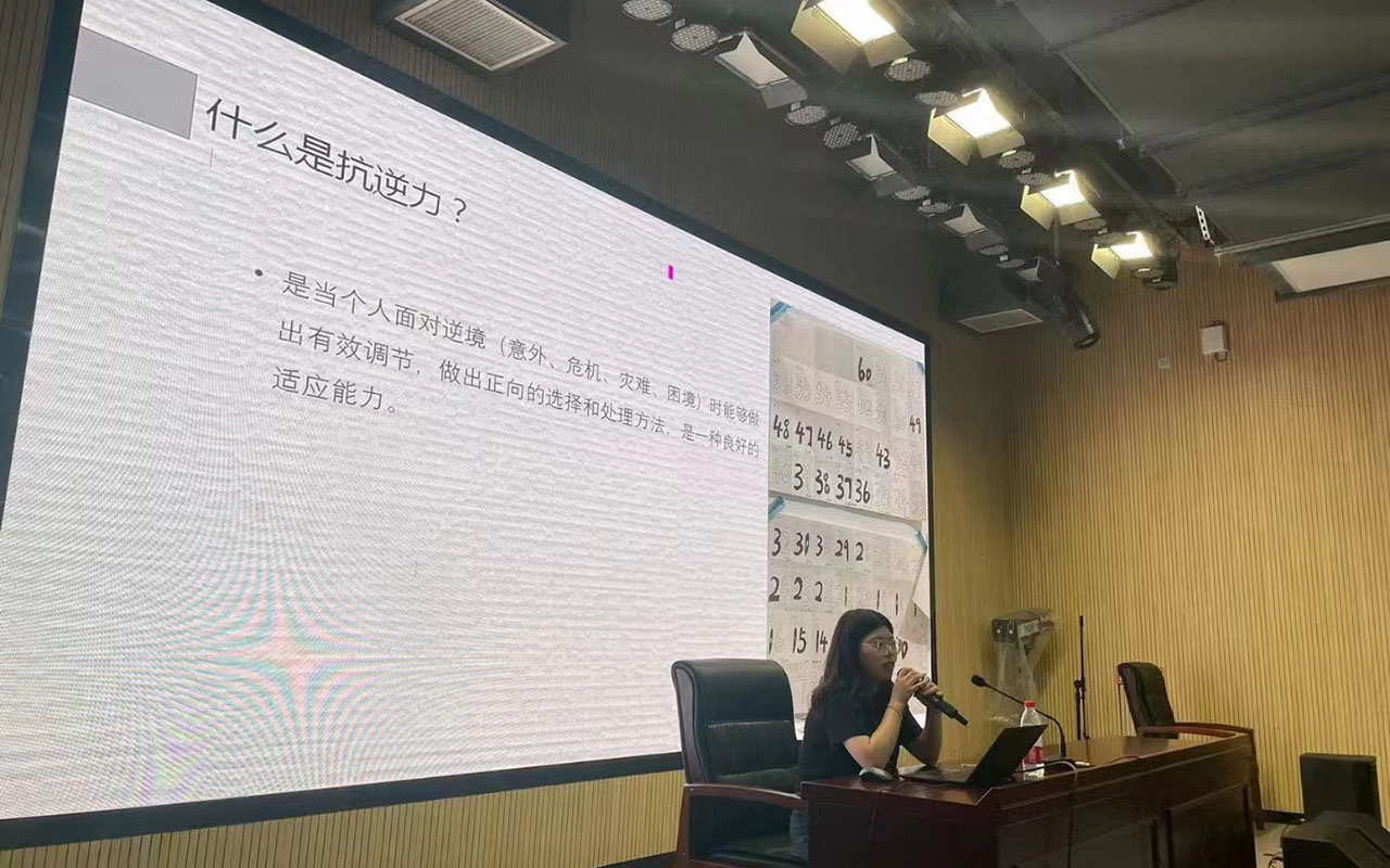 额尔古纳董玉娣中学